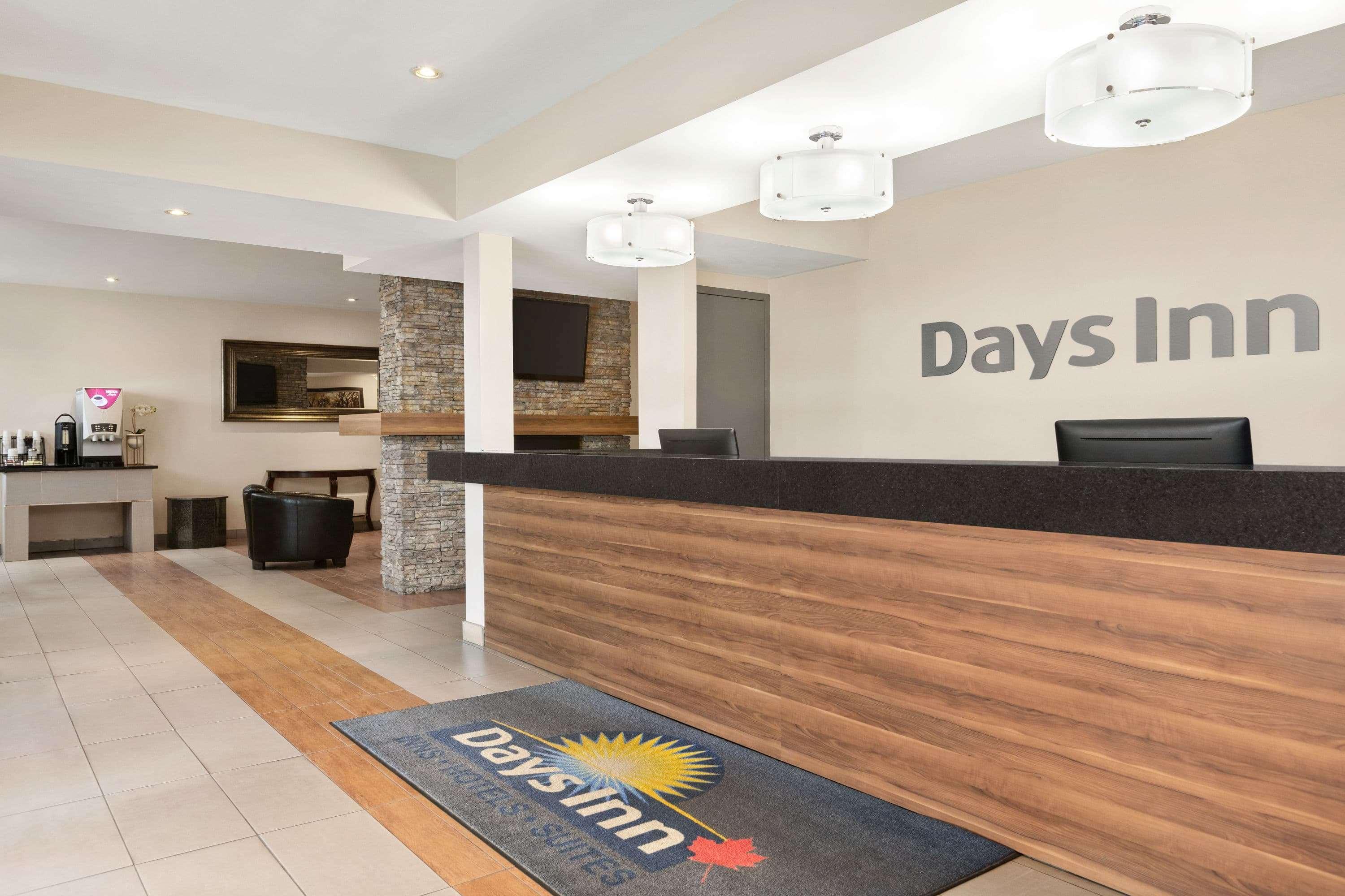 Days Inn By Wyndham Montreal East Ngoại thất bức ảnh