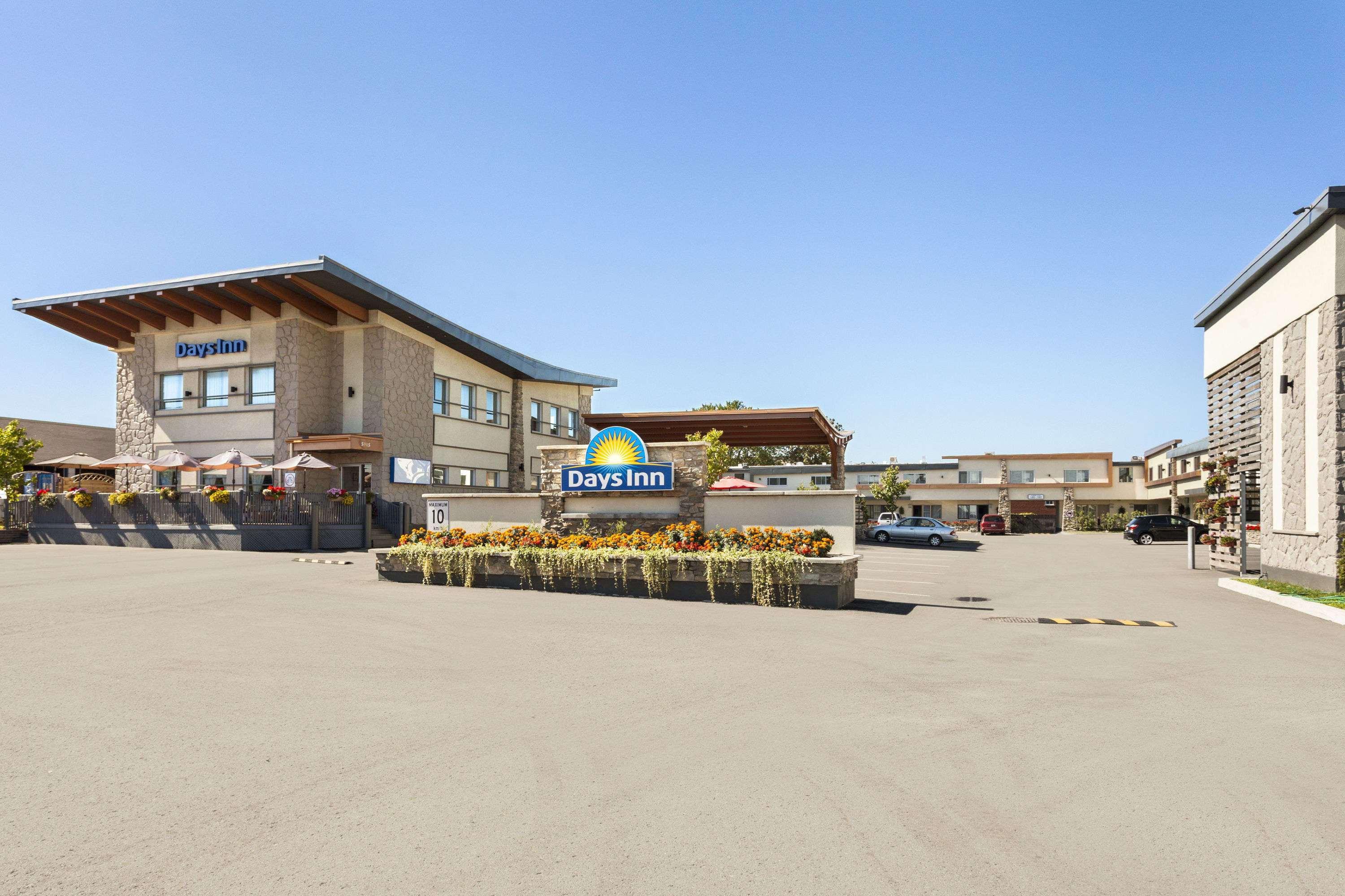 Days Inn By Wyndham Montreal East Ngoại thất bức ảnh